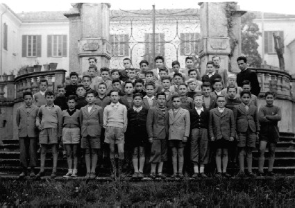1950: alcuni ragazzi dell'istituto sant'Antonio ai Campi Asciutti di Cassago