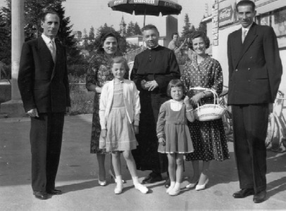 1948: don Motta con il sindaco Corti Ilario e il suo Padrino Luigi Milani