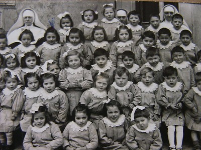 Bambini all'asilo negli anni '50